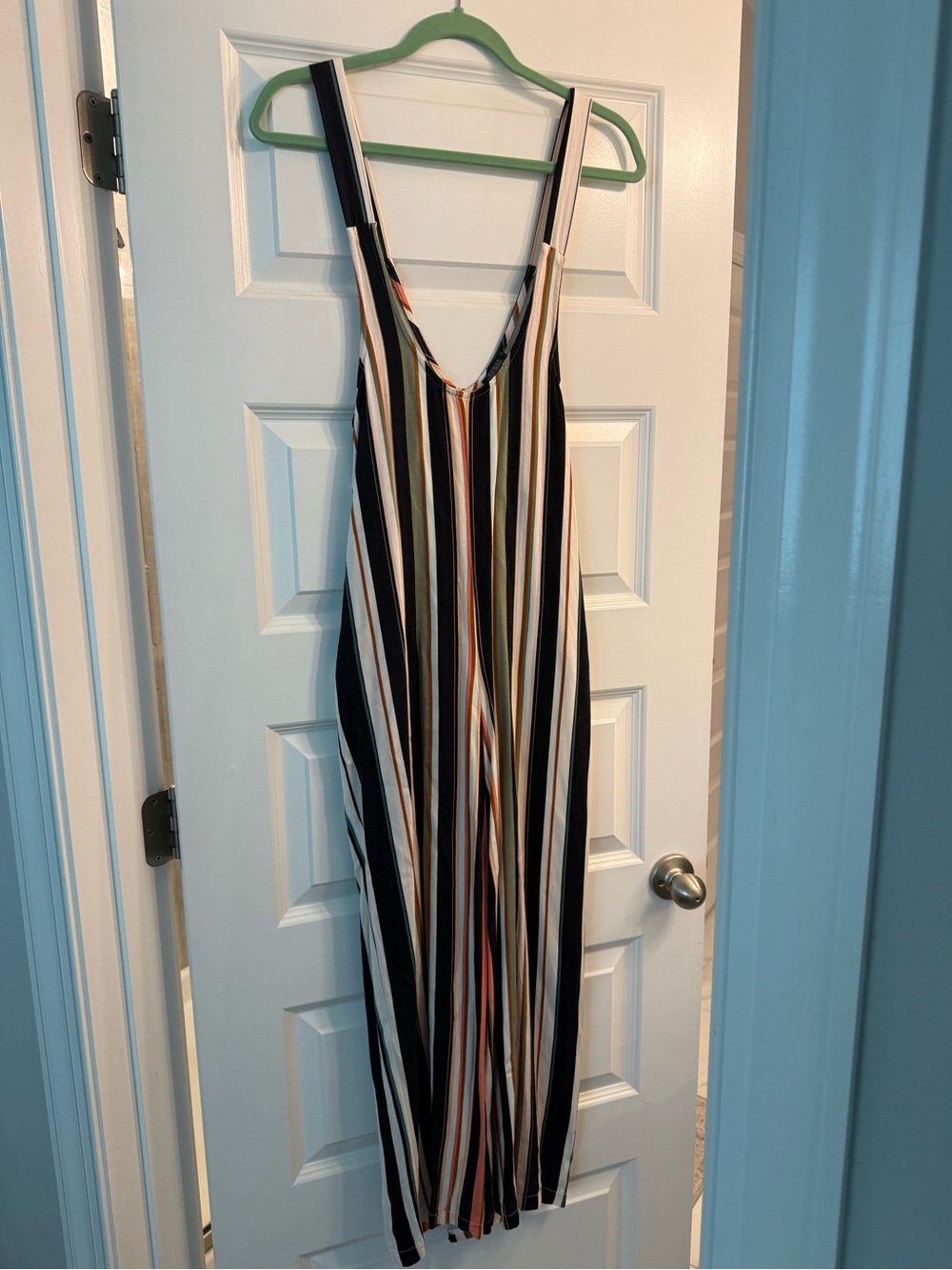 Striped Low V-Neck Wide-Leg Women’s Jumpsuit - Black Multi